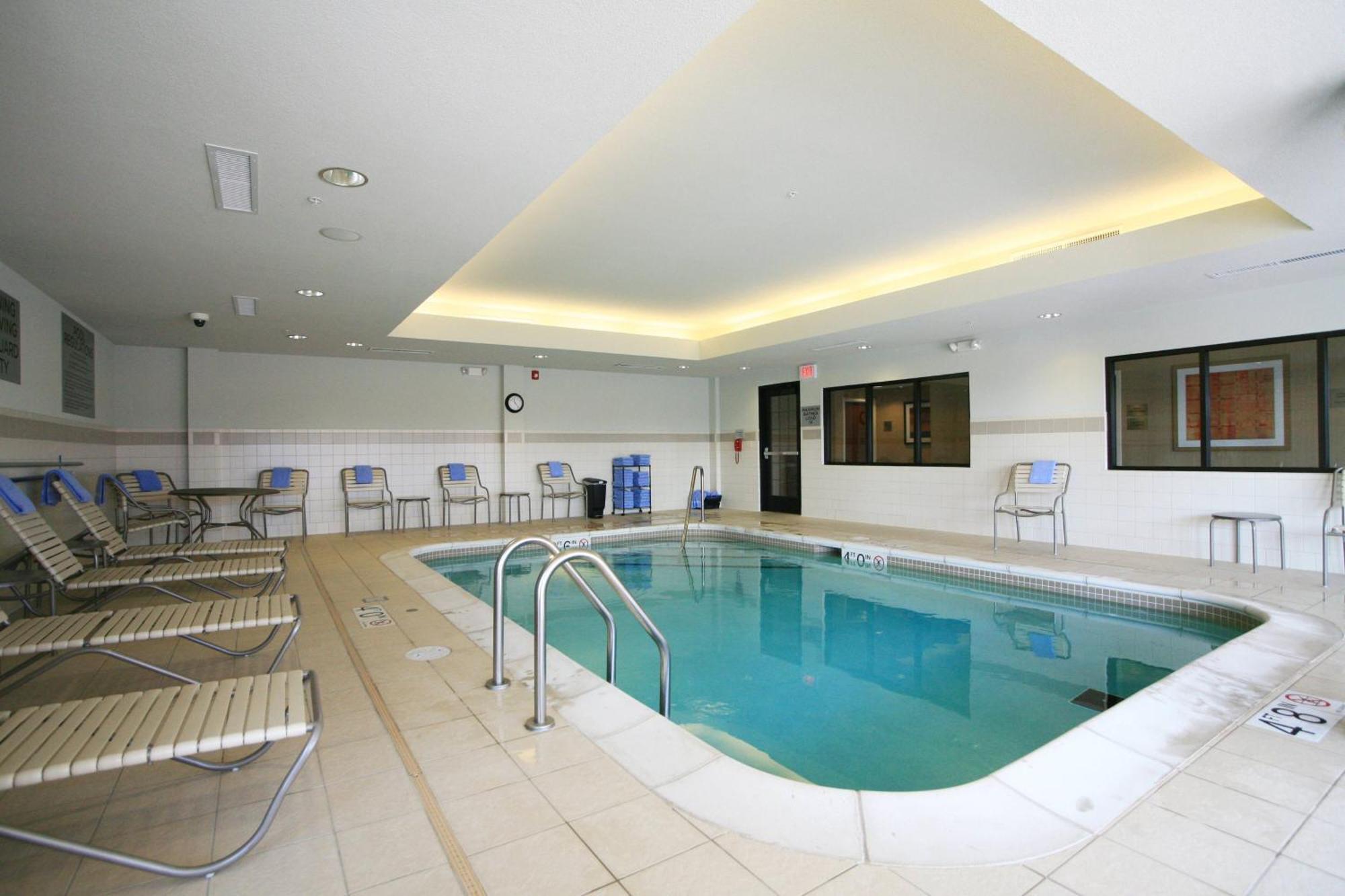 Courtyard By Marriott Aksarben Village Hotel 2*