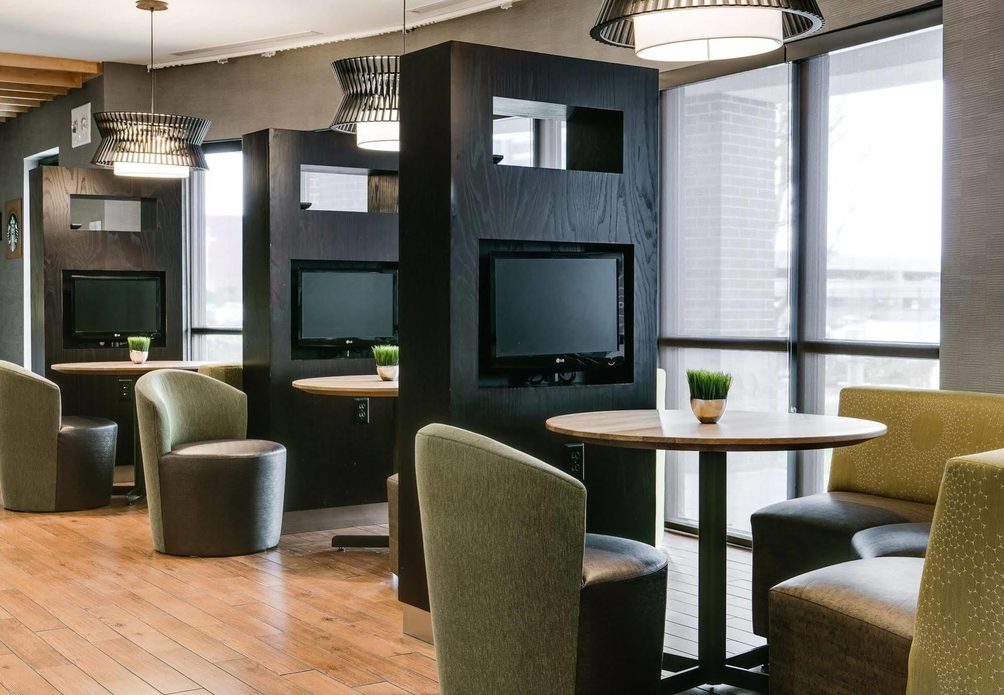 Courtyard By Marriott Aksarben Village Hotel Omaha