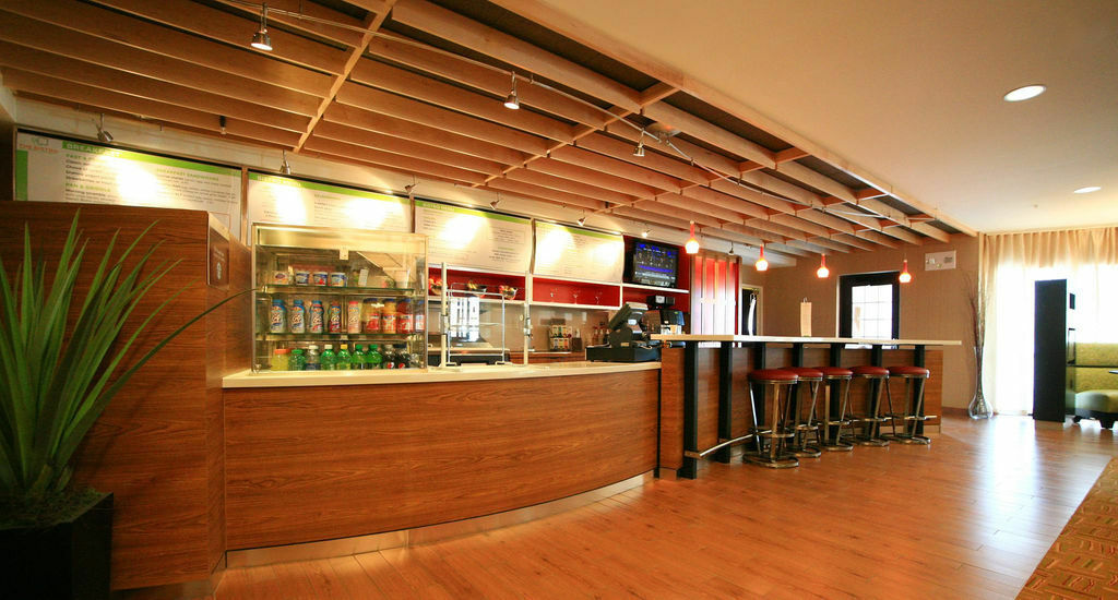 Hotel Courtyard By Marriott Aksarben Village