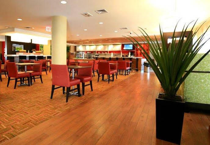 Courtyard By Marriott Aksarben Village 2*
