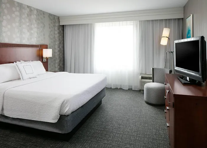 Courtyard By Marriott Omaha Aksarben Village