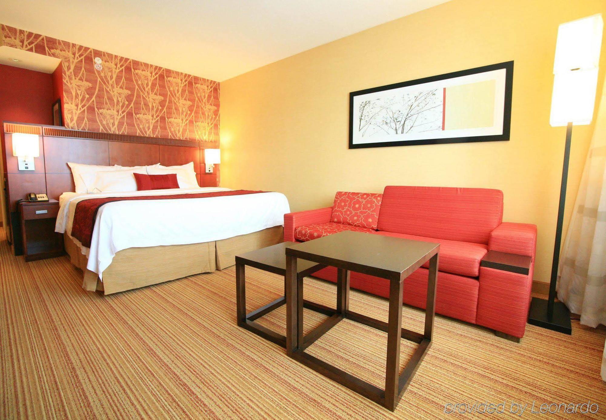 Courtyard By Marriott Aksarben Village